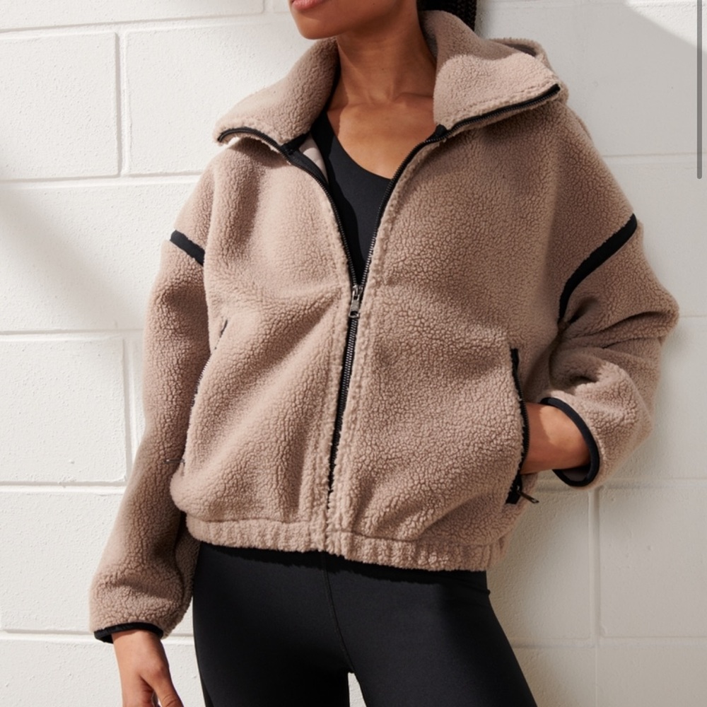 New with tags Abercrombie YPB Sherpa jacket
